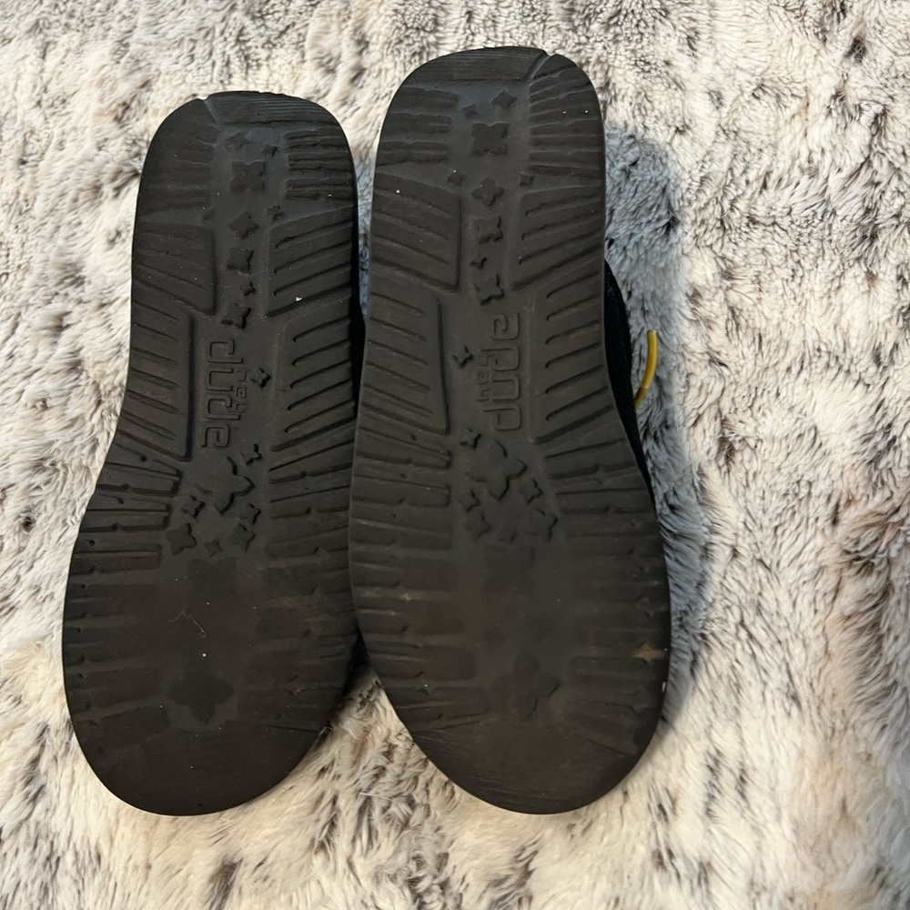 Boys Hey Dudes gold and black